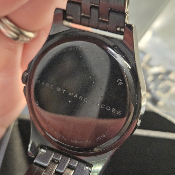 Marc by Marc Jacobs Black Watch - Picture 4 of 6